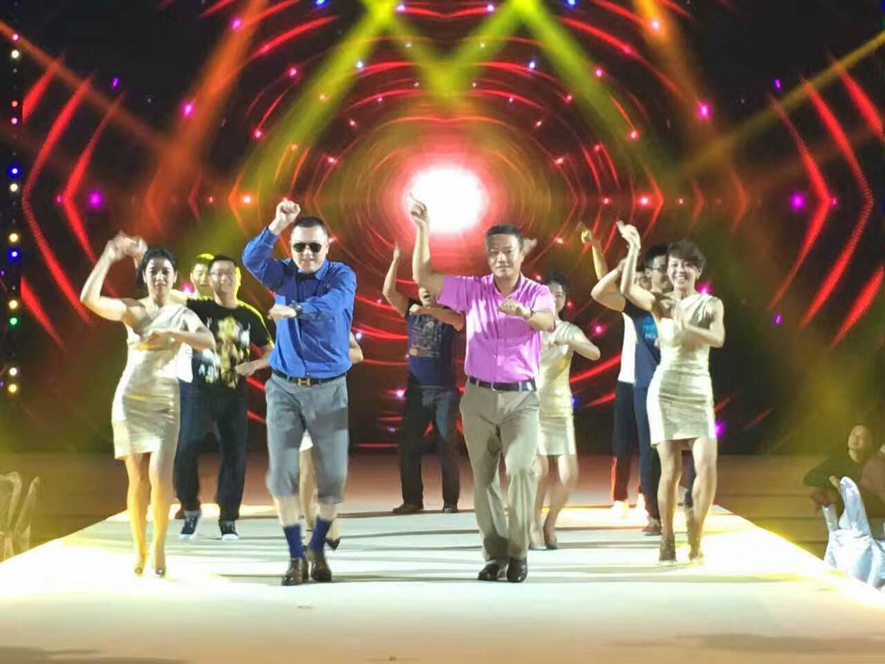 凝心聚力 成就卓越 --热烈祝贺2016秋季梅赛德斯-奔驰全囯经销商大会取得圆满成功！_腾凯融资租赁